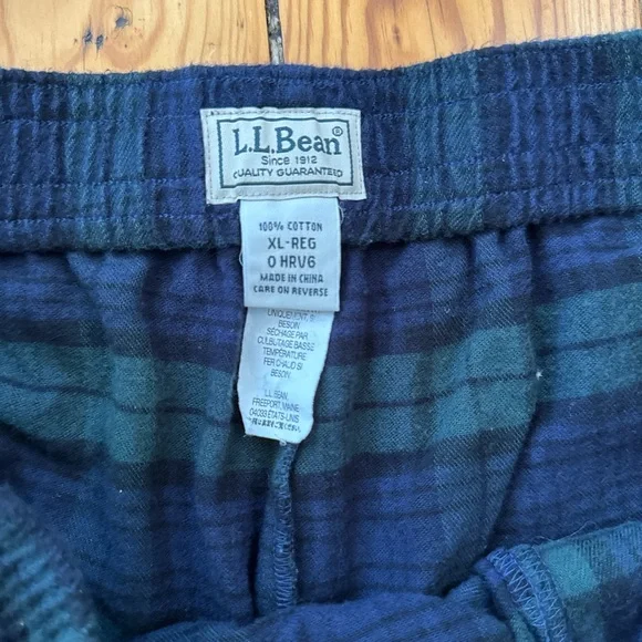 L.L. Bean Green and Navy Plaid Boxers - Picture 2 of 4
